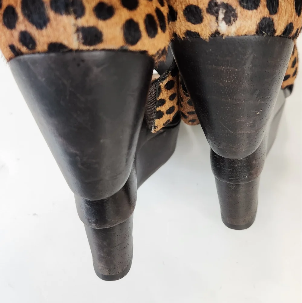 Diane Von Furstenberg Designer Mobwife Animal Print Wedge Heel size 8